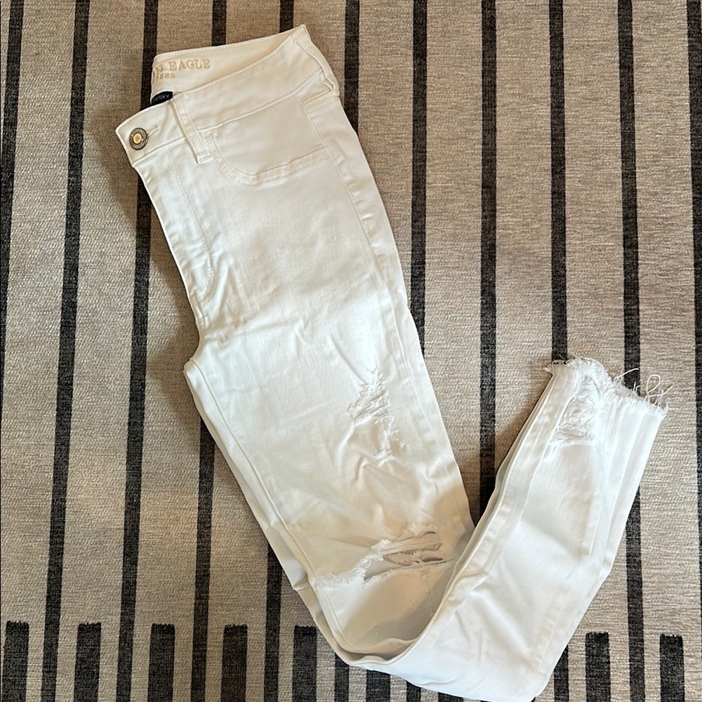 AE White Distressed Hi-Rise Jegging